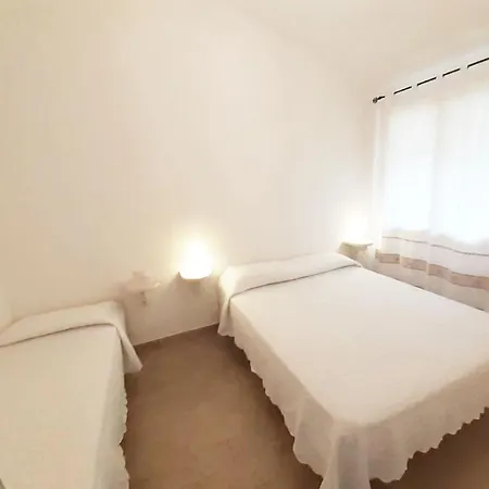 Apartment Simplistic In With Garden *